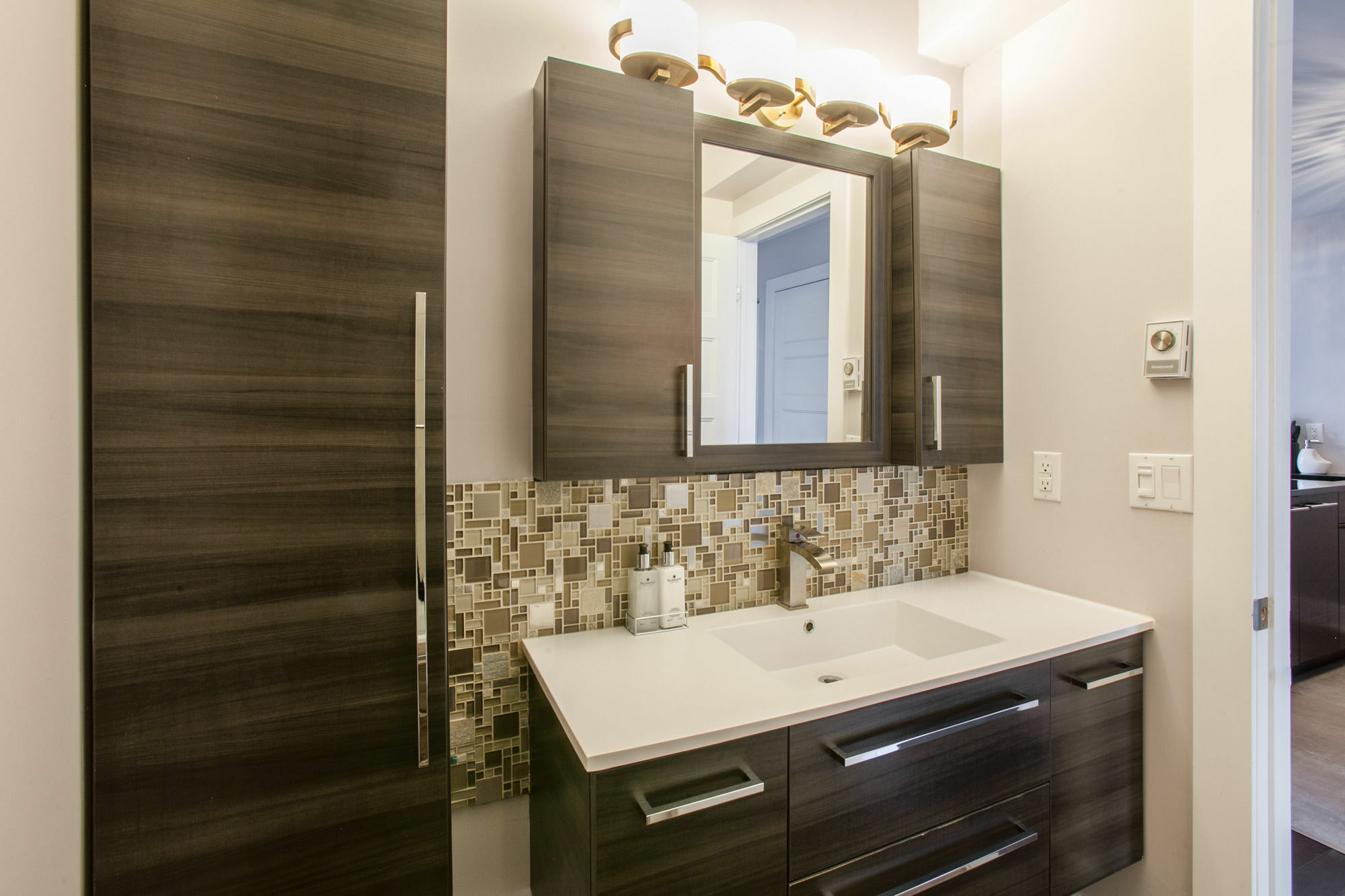 Lmvr - The Sherbrooke Montreal Exterior photo